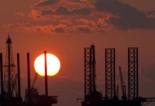 El barril de petróleo de Texas vuelve a hundirse, pierde más del 10% y cotiza en 17$ el barril