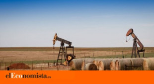 Gráfico: ¿Por qué el petróleo Texas de EEUU cae el doble que el crudo Brent europeo?