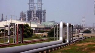 Trump ordena a Chevron que detenga la producción de petróleo en Venezuela