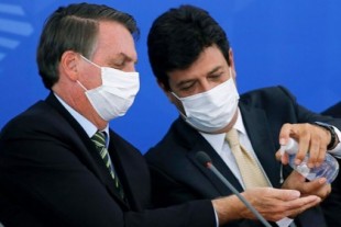 El Gobierno de Brasil cree que detrás del coronavirus hay un plan para implantar el comunismo