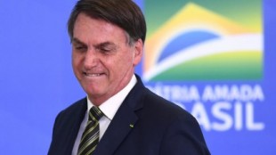 ¿y qué? La respuesta de Bolsonaro sobre los más de 5000 muertos en Brasil (eng).