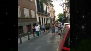 Vecinos del barrio madrileño de Malasaña se saltan el estado de alarma para celebrar las fiestas del 2 de mayo