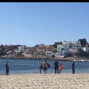 Detenido por intentar ahogar a un policía en la playa de Talamanca de Ibiza