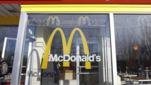 En EEUU dos clientes disparan a dos empleadas de un McDonalds por impedirles comer en el local por el coronavirus