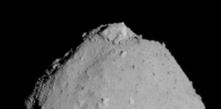 Tocar el asteroide Ryugu reveló secretos de su superficie y órbita cambiante (ENG)