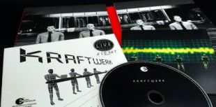 En el adiós a Florian Schneider: el fundador de Kraftwerk que moldeó el sonido de la música actual