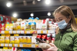 OCU no detecta rastros de coronavirus en envases de alimentos del supermercado