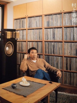 Música contra la tristeza: Murakami vuelve a ser DJ en Japón durante el encierro