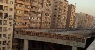 El gobierno egipcio decidió construir una autopista en medio de una zona residencial [ENG]