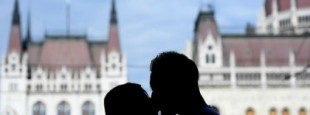 El Gobierno holandés recomienda a las personas solteras que busquen un compañero sexual durante el confinamiento
