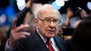 Buffett avisa y vende millones de acciones en Goldman Sachs