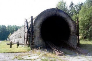 La URSS quiso probar si sus vehículos soportaban las armas nucleares, así que creó el UT-5000: túnel de la destrucción