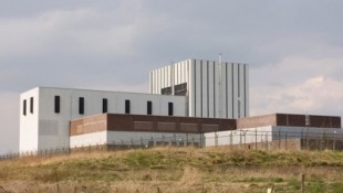 El incendio en una central nuclear inactiva de Países Bajos obliga a la población de la zona a encerrarse