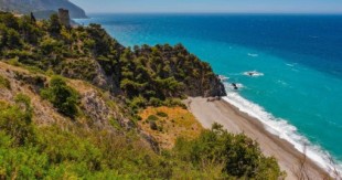 Un hotel con campo de golf amenaza con hacer desaparecer uno de los paisajes más bellos de Málaga