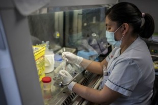 Sanidad eleva ahora a 27.117 el total de fallecidos por la pandemia, 35 de ellos en la última semana