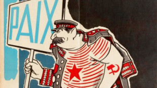 Estos coloridos carteles de propaganda occidental demonizaban a la Unión Soviética