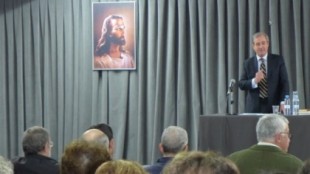 El forense de la investigación por el 8-M participó en conferencias de Legionarios de Cristo junto al obispo de Alcalá