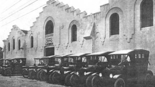 Cierra en Barcelona la fábrica de la Ford que se marchó de Cádiz en 1923