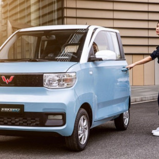 Se pone a la venta en China el Wuling Hongguang MINI. Un coche eléctrico con cuatro plazas y un precio de solo 3.750 eur