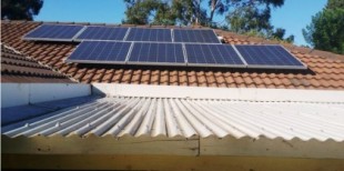 Extremadura elimina la licencia de obra para los paneles solares en cubierta