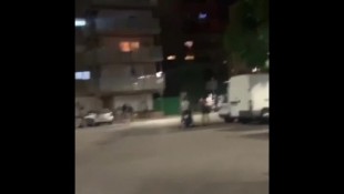 Cincuenta vecinos atacan con piedras a jóvenes de un piso ocupado en Premià de Mar