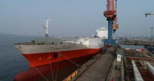 Un buque de Brasil llega a Huelva para surtir de zumo de naranja a Don Simón