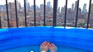 Por qué no deberías instalar una piscina inflable en tu apartamento, explicado por un arquitecto