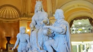 Vecinos de Talavera de la Reina piden la escultura de Isabel la Católica que California no quiere