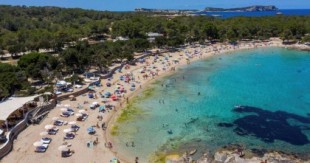 Ingresado a la fuerza tras dar positivo en coronavirus, no aislarse y viajar a Ibiza