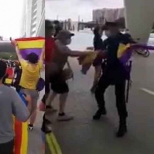 La policía empuja y quita banderas republicanas ante Felipe VI y Letizia Ortiz en Valencia