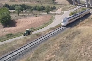 Renfe suprime la mitad de los trenes que entrelazan la España vacía