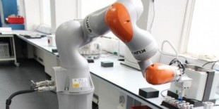 Crean un robot científico que elige sus propios experimentos y ya ha descubierto un catalizador