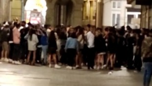Los estudiantes celebran el fin de la Abau con una multitudinaria fiesta en Lugo