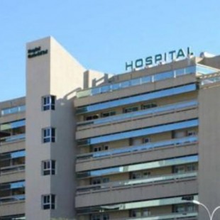 Fallecen dos hombres en Marbella al precipitarse uno de ellos desde el balcón de un hotel y caer sobre el otro