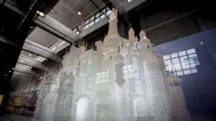 Dos niños rompen jugando en un museo el castillo de vidrio soplado más grande del mundo, valorado en 64.000 dólares