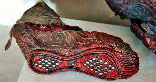 Descubren un zapato de 2,300 años de antigüedad en perfecto estado en la cordillera del Altái