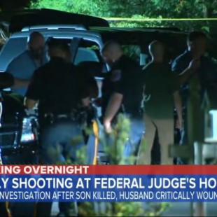 El hombre que disparó al hijo de la jueza Esther Salas es encontrado muerto de una bala "autoinfligida" [ENG ]