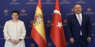 El ministro turco desautoriza a González Laya sobre Santa Sofía: «Otras creencias no podrán venir a rezar»