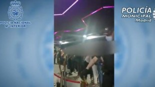 Cinco detenidos tras clausurar un 'after' en Madrid en el que bailaban 95 personas sin mascarillas