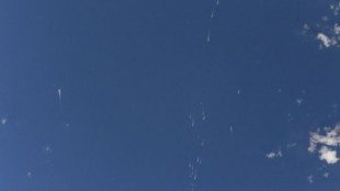 Esta foto muestra la asombrosa cantidad de irresponsables que navegaron hasta la cápsula de SpaceX