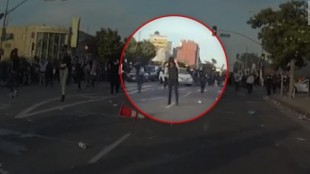 Vídeo muestra a manifestante con las manos en alto cuando la Policía le disparó con un proyectil