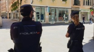 Muere el hermano del consejero de Salud de Murcia apuñalado en el portal de su domicilio en Murcia