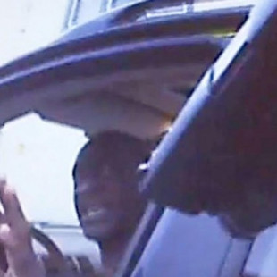 Filtran un vídeo desde la 'bodycam' del agente que ahogó a George Floyd momentos antes de la muerte