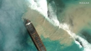 Isla Mauricio declara la emergencia ambiental por el vertido de un barco petrolero