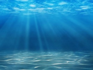 Transforman agua de mar en agua potable segura y limpia en menos de 30 minutos usando luz solar