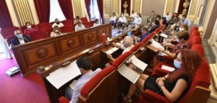 Bronca en el pleno municipal por calificar de «día histórico» la matanza de Badajoz