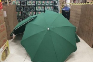 Carrefour en Recife: Muere un trabajador y ocultan el cuerpo con parasoles para mantener el centro abierto [POR]