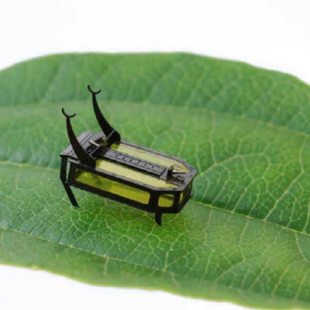 Beetlebot transporta cargas pesadas utilizando músculos artificiales que funcionan con alcohol (ING)