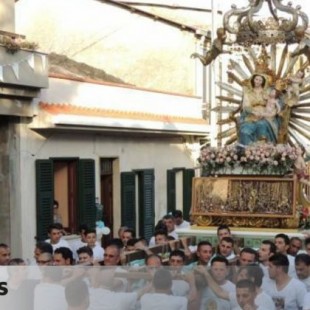 El Papa Francisco 'rompe' con la mafia y prohíbe las 'reverencias' de las imágenes al pasar por las casas de los capos