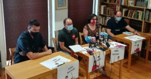 Concentraciones diarias en los centros educativos contra el protocolo de la Xunta